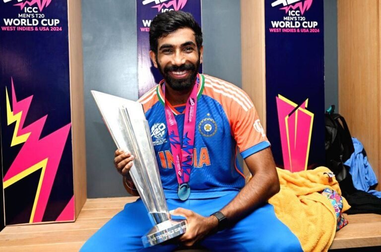 Jasprit Bumrah With t20 world cup trophy